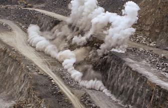 Blasting in a lime quarry