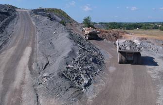 limestone-dump-trucks