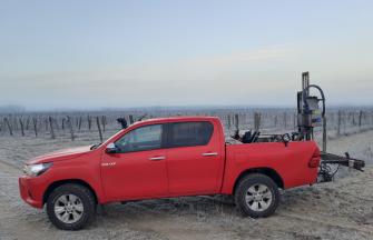 Soil_service_red_car