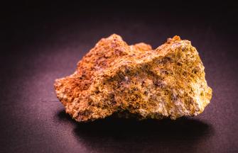 raw bauxite ore
