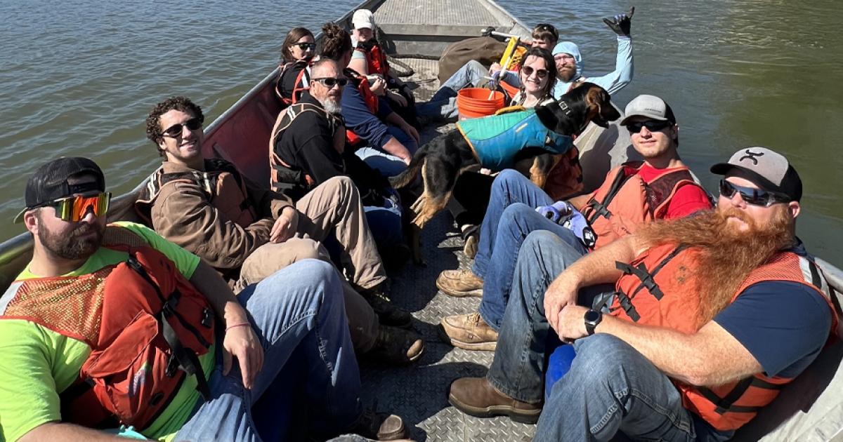 Maysville and Black River employees volunteer in Ohio River cleanup