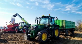 tractor_on_field